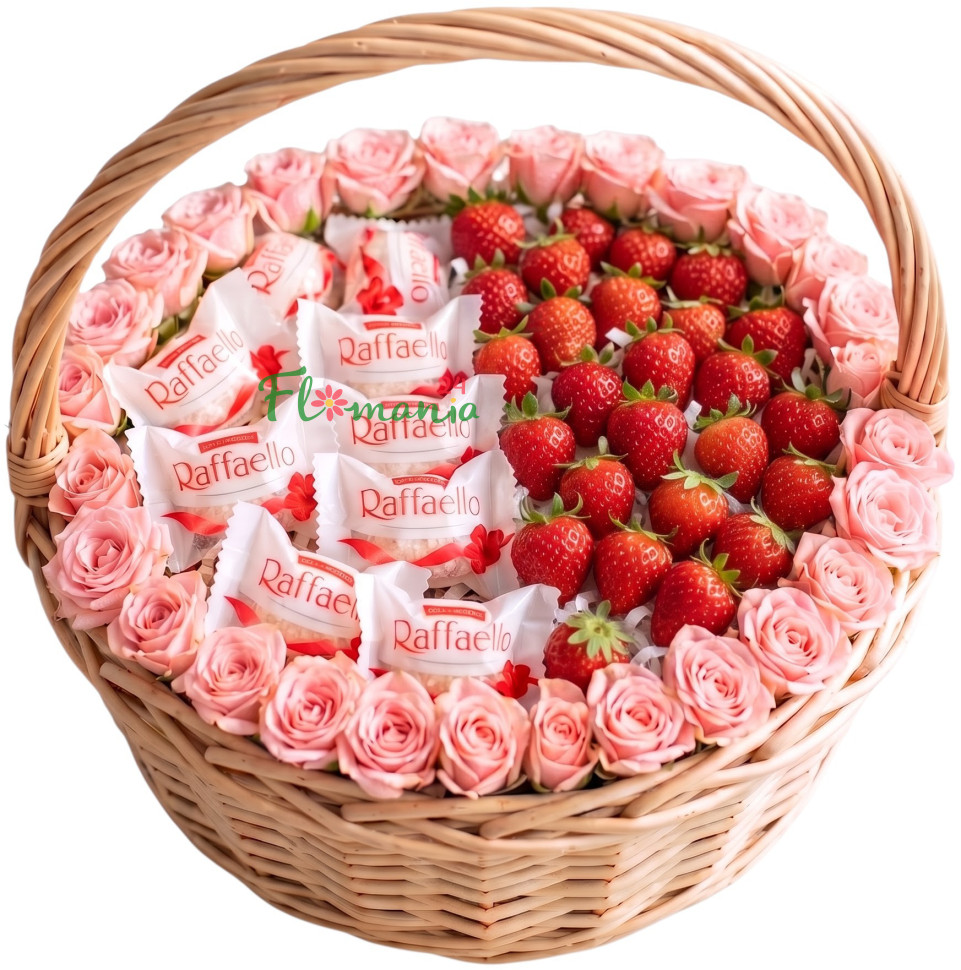 Корзина с клубникой и рафаэлло «Вкус желаний»